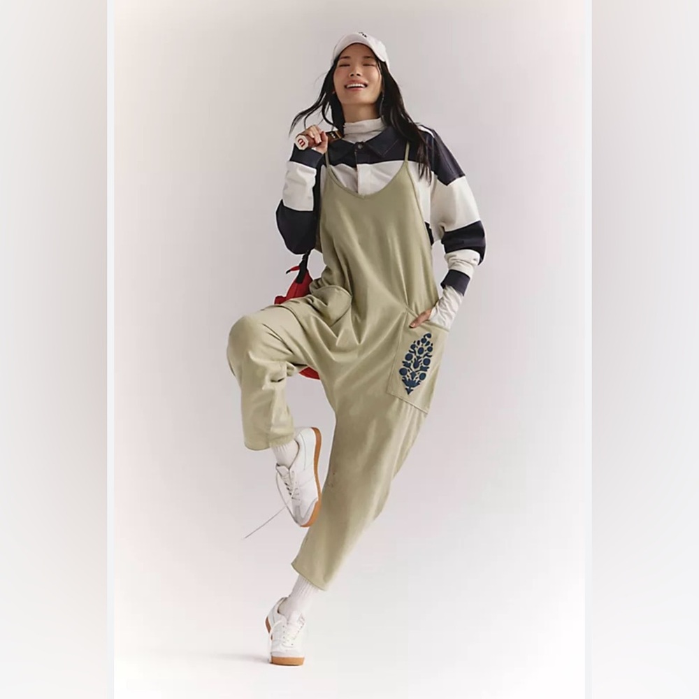 NWT HOT SHOT LOGO ONESIE